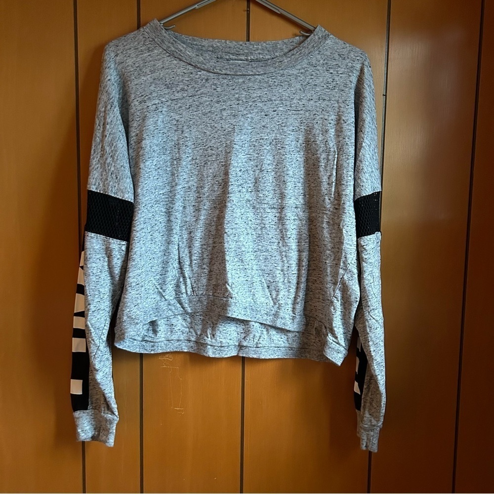 PINK Victoria’s Secret Black & Gray Cropped Long Sleeve Top Size Small